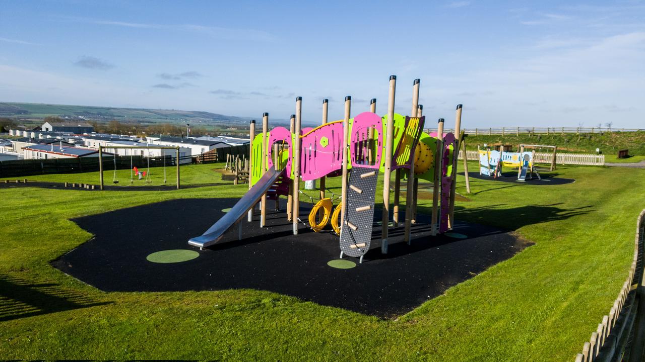 Crows Nest Caravan Park 4*