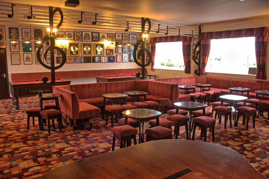 Crows Nest Caravan Park 4*
